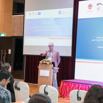 Tổ chức chuỗi 04 khoá tập huấn báo chí chuyên sâu về năng lượng để nâng cao năng lực truyền thông báo chí và nâng cao chất lượng các bài báo thông tin về năng lượng trên quy mô toàn quốc 1